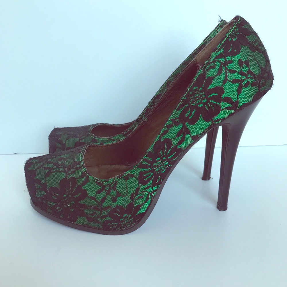 Lace pumps